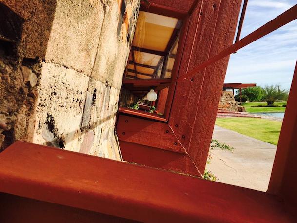 5-Explore-TaliesinWest-Scottsdale-red-wall-photography-by-jarett-anderson